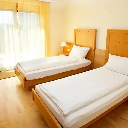 Airport-hotel Fortuna מלון לאוטזנהאוזן